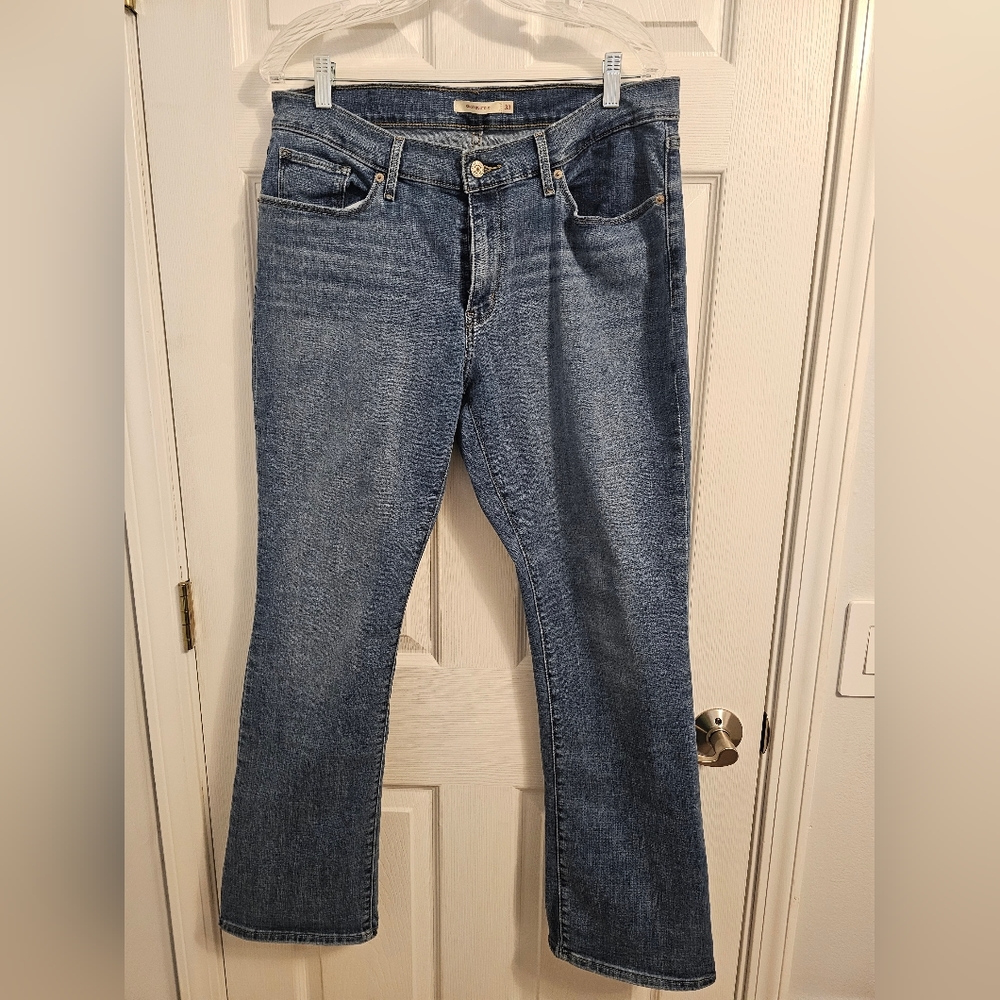 Levi Strauss & Co curvy bootcut blue jeans, size 33 (approximately US 16)